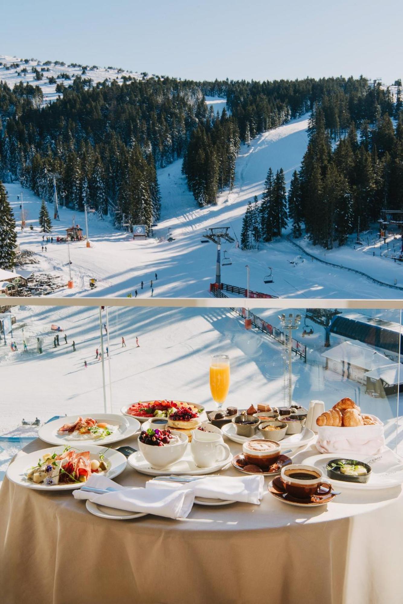 Viceroy Kopaonik Serbia Екстер'єр фото Breakfast at the Hotel