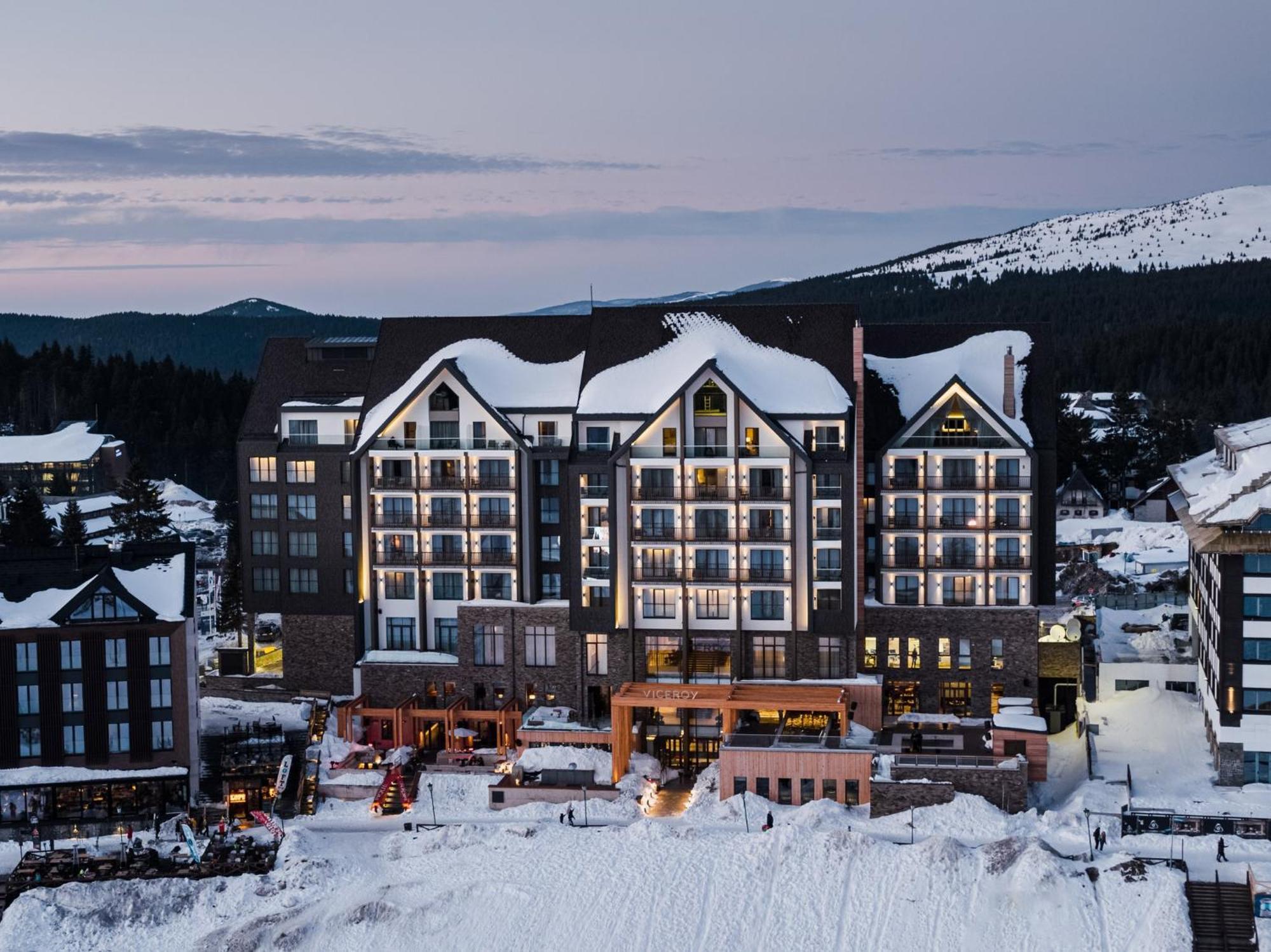 Viceroy Kopaonik Serbia Екстер'єр фото The Village at Sun Peaks
